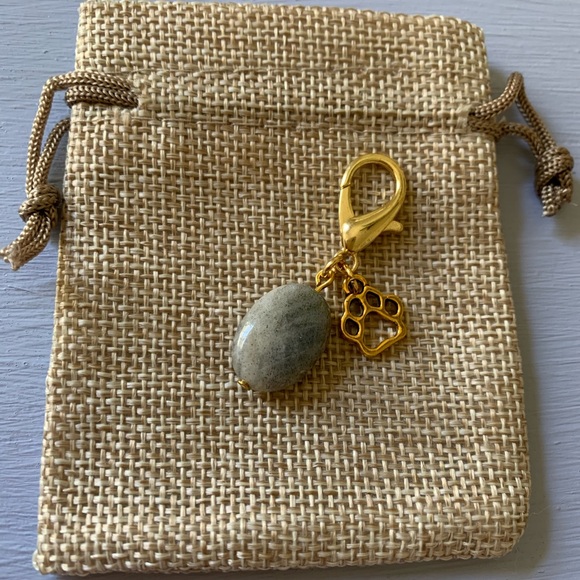 2/20$ Labradorite Pet Charm Crystal Pet Charm Dog Collar Charm - Picture 2 of 3